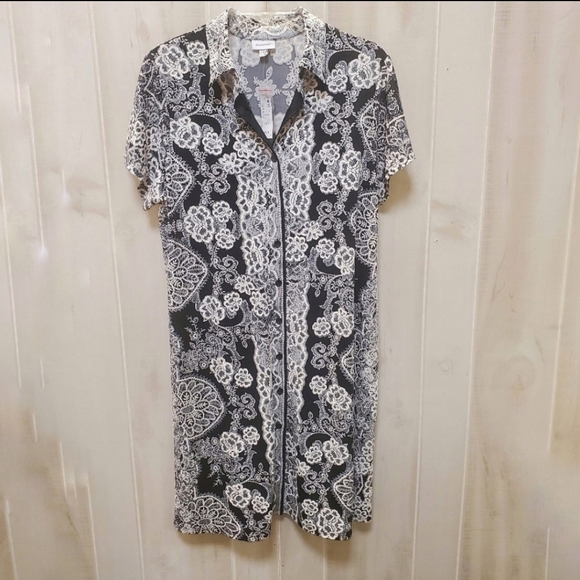 NWT Avenue Dress B&W Short Sleeve, Button, Collar Size 14/16 - Picture 3 of 16